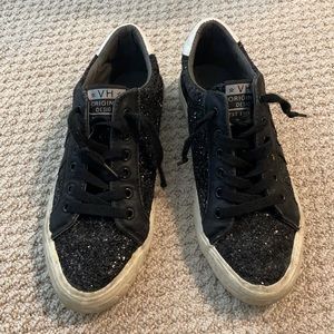 Black sparkle vintage Havana sneaker size 8